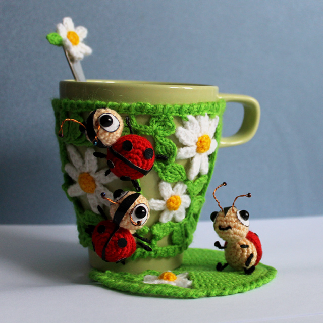 Blog content image for 'Чехол на чашку "Ромашки и букашки". Часть 2.'